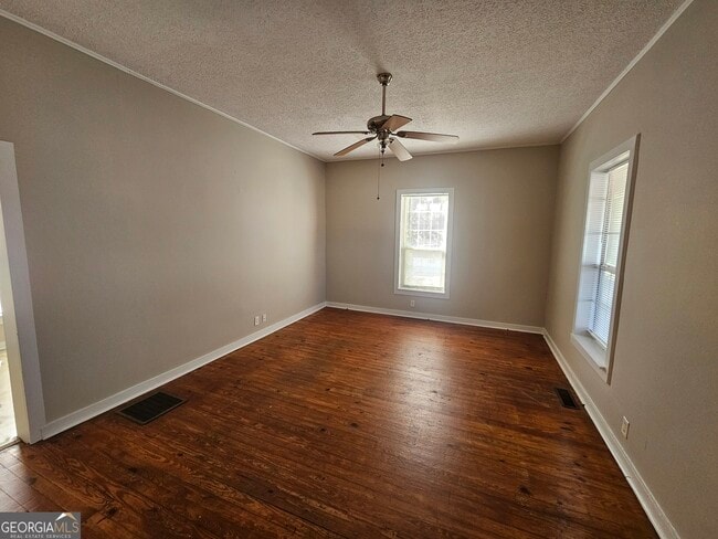 12 Boone Dr in Newnan, GA - Building Photo - Building Photo