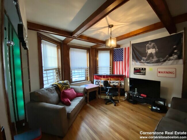 174 Saint Alphonsus St, Unit 1 in Boston, MA - Building Photo - Building Photo