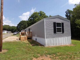 203 Pecan Grove Cir in Gastonia, NC - Building Photo