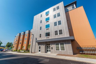 Campus Walk One in Buffalo, NY - Building Photo - Building Photo