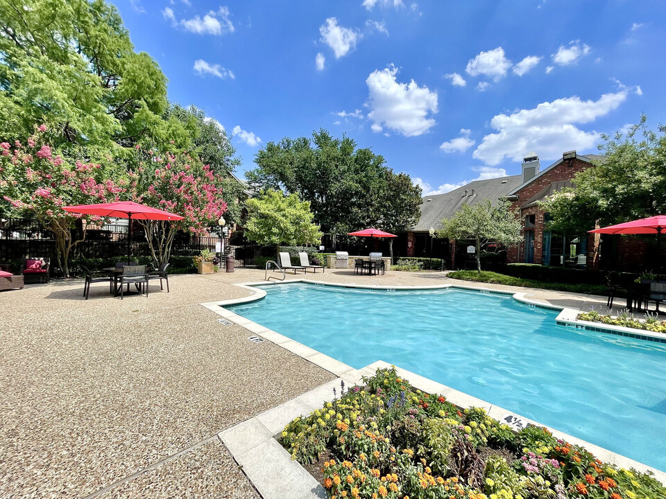 The Abbey at Hightower in North Richland Hills, TX - Building Photo