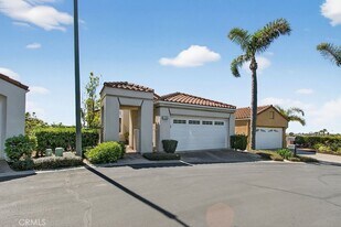 24902 Sea Crest Dr in Dana Point, CA - Building Photo