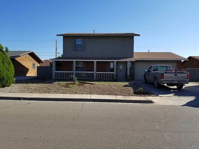 property at 810 Santa Cruz Dr