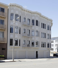 25 Cervantes Blvd in San Francisco, CA - Foto de edificio - Building Photo