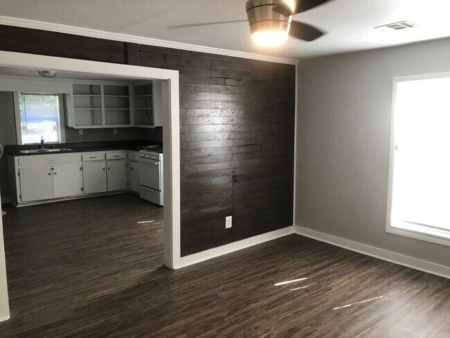 1102 U.S.70 in Durant, OK - Building Photo - Building Photo