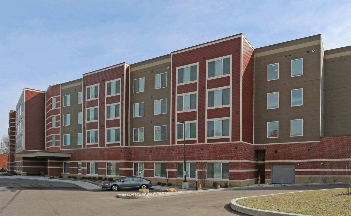 Marlowe Court in Cincinnati, OH - Building Photo