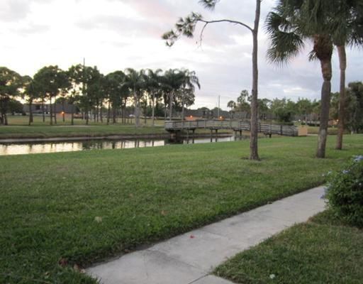 145 Heritage Way in West Palm Beach, FL - Building Photo - Building Photo