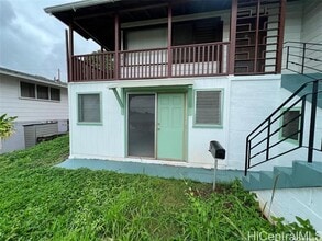99-676-676 Halawa Dr in Aiea, HI - Building Photo - Building Photo