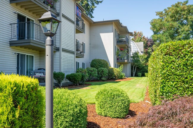 Bay Ridge Apartments in Tacoma, WA - Foto de edificio - Building Photo