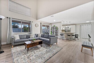 519 Hall of Fame Dr in Las Vegas, NV - Building Photo - Building Photo