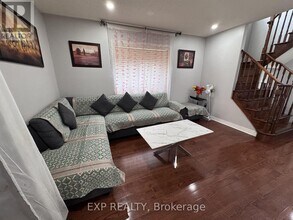 43 Thornbush Blvd in Brampton, ON - Building Photo - Building Photo