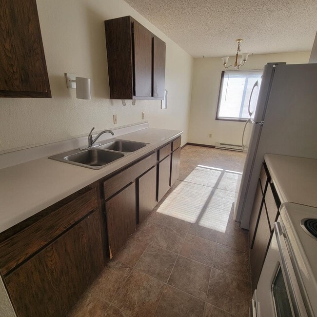 506 Jefferson St in Vermillion, SD - Building Photo - Building Photo