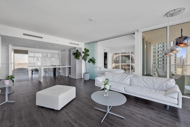 1040 Biscayne Blvd, Unit 2507 in Miami, FL - Building Photo - Building Photo