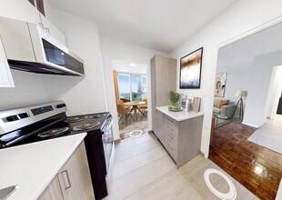 25 Cedarcroft Blvd in Toronto, ON - Building Photo - Building Photo