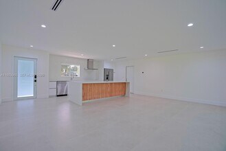 9301 SW 178th St in Palmetto Bay, FL - Building Photo - Building Photo