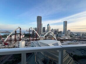1720 Bay Dr, Unit C1 in Miami, FL - Building Photo - Building Photo