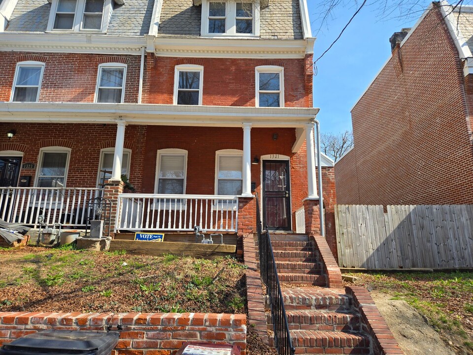 1321 W 6th St in Wilmington, DE - Foto de edificio