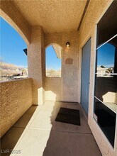 352 Pine Haven St in Las Vegas, NV - Building Photo - Building Photo