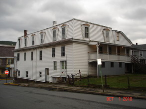 143 Market St in Williamstown, PA - Building Photo - Building Photo