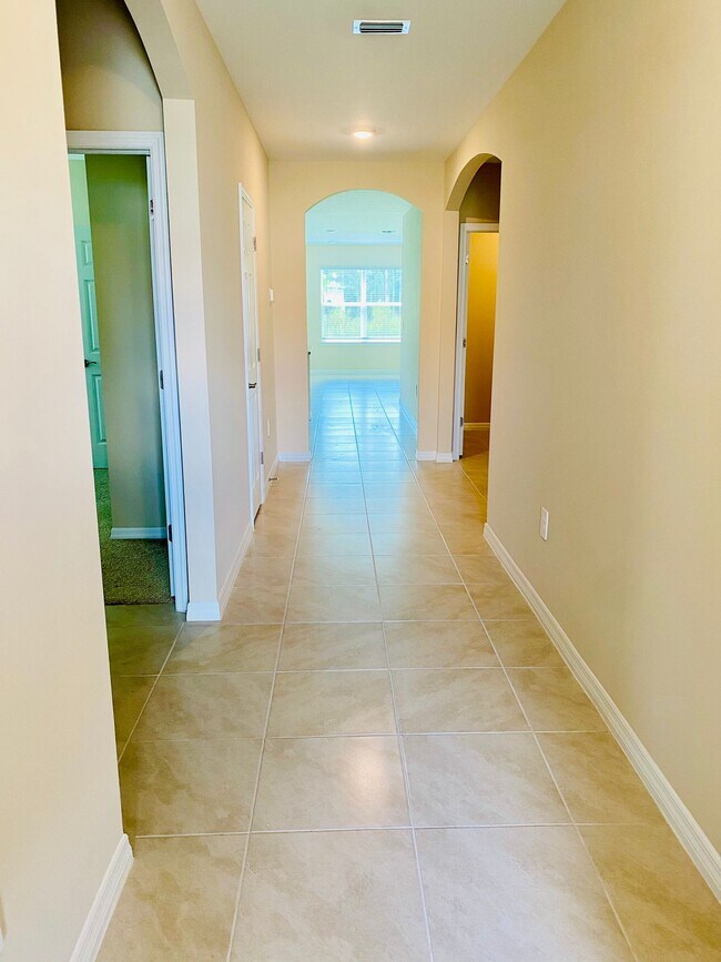 3076 Royal Gardens Ave in Ft. Myers, FL - Building Photo - Building Photo