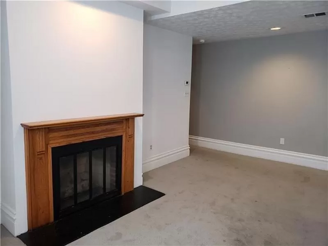 1010 Liverpool St in Pittsburgh, PA - Building Photo - Building Photo