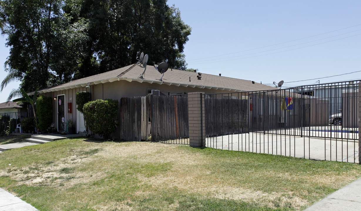 El Dorado Patio Homes in Ontario, CA - Foto de edificio