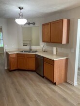 512 Waltham Ln in Sugar Hill, GA - Building Photo - Building Photo