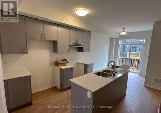 783 Kootenay Path in Oshawa, ON - Building Photo - Building Photo