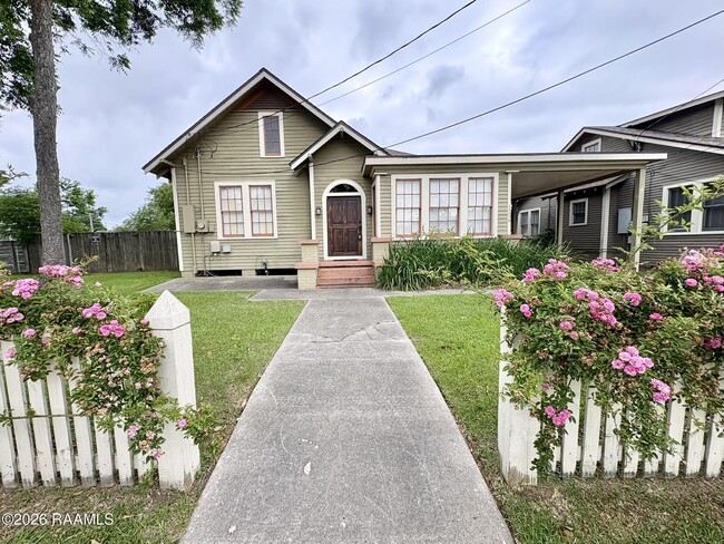 1114 W Congress St in Lafayette, LA - Building Photo - Building Photo
