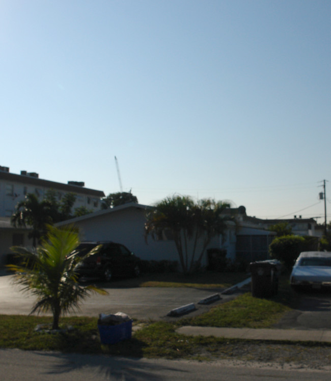 2218-2222 Taylor St in Hollywood, FL - Building Photo - Building Photo