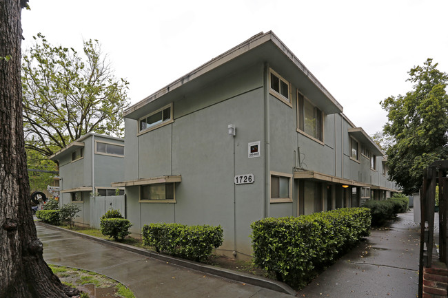 800 18th St in Sacramento, CA - Foto de edificio - Building Photo