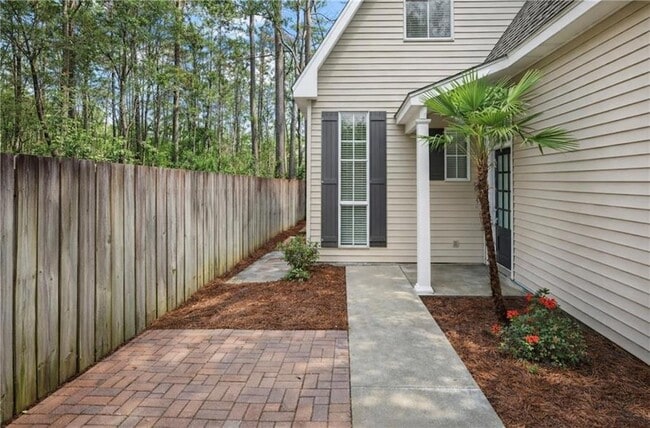 626 Village Ln S in Mandeville, LA - Building Photo - Building Photo