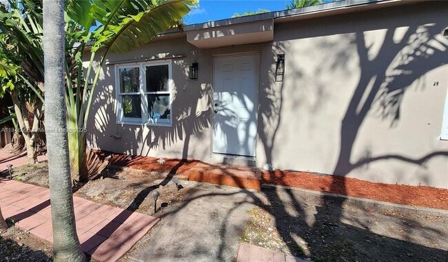 property at 1221 N 58th Ave