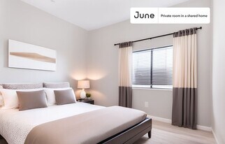 Room in Shared 5 bed/7 bath home in Los Angeles, CA - Building Photo