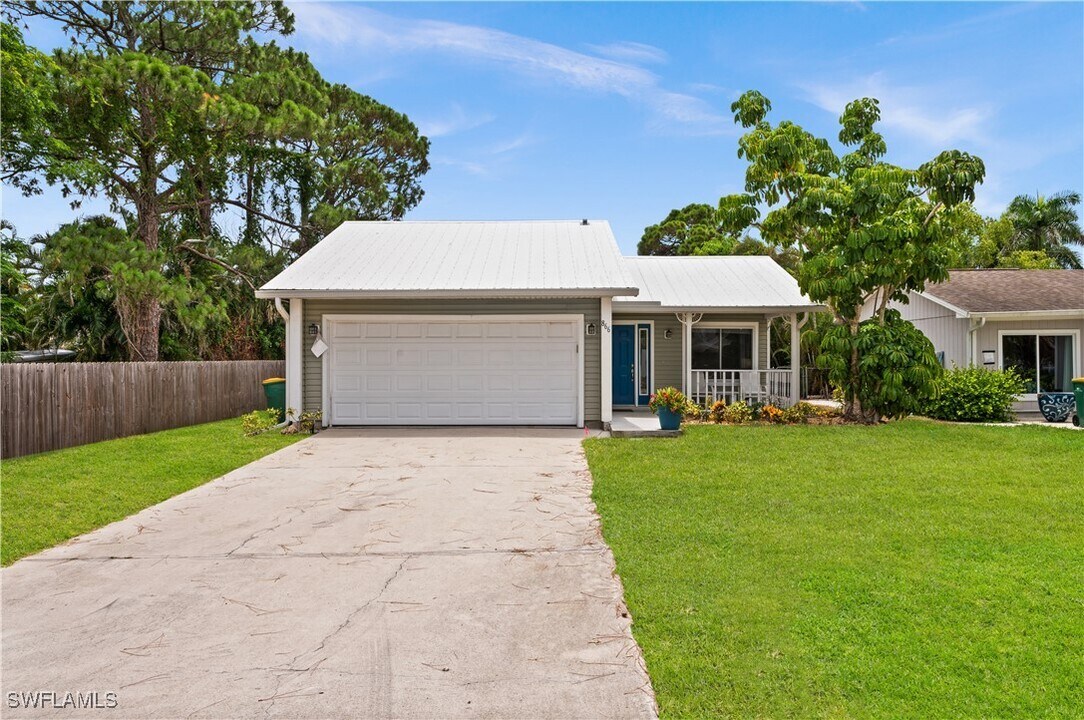 866 101st Ave N in Naples, FL - Building Photo