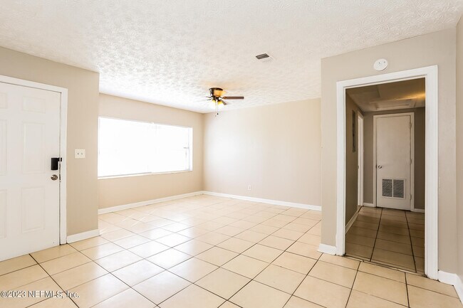 1411 Palmdale St in Jacksonville, FL - Building Photo - Building Photo