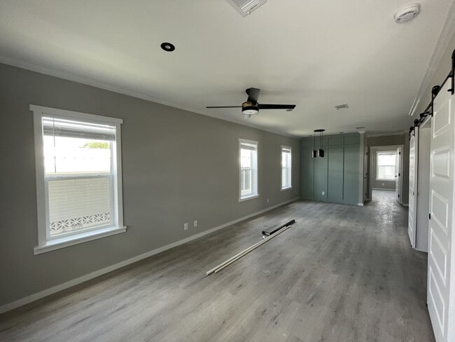 972 Xanadu E in Venice, FL - Building Photo - Building Photo