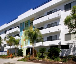 Club Riverside Apartments