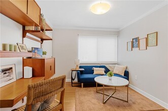 960 St Charles Ave NE in Atlanta, GA - Building Photo - Building Photo