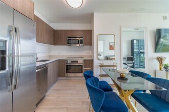 1600 SW 1st Ave in Miami, FL - Building Photo - Building Photo