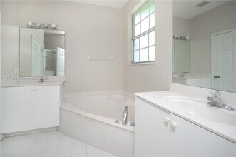 445 NE 21st Ave in Homestead, FL - Building Photo - Building Photo