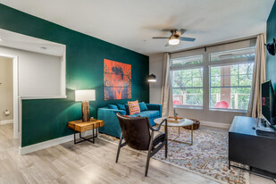 6500 Champion Grandview Way in Austin, TX - Building Photo