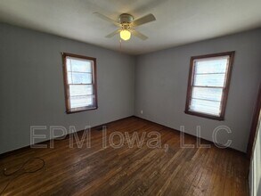 407 Linden Ave in Waterloo, IA - Foto de edificio - Building Photo