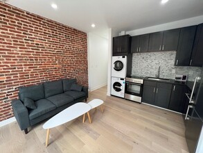 GEORGETOWN FLATS in Washington, DC - Building Photo - Interior Photo