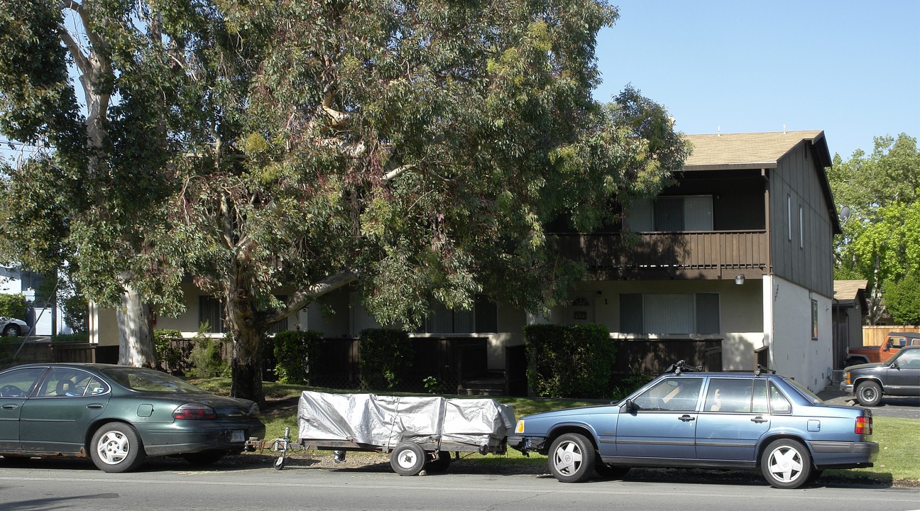 2327 Pleasant Hill Rd in Pleasant Hill, CA - Building Photo