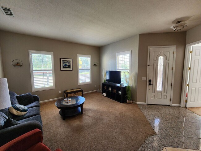622 Crevison Peak Dr in Newman, CA - Building Photo - Building Photo
