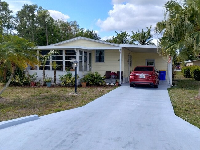 property at 2578 SW Thunderbird Trail