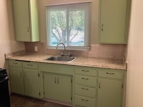 1142 Stoddard Ave in Modesto, CA - Building Photo - Building Photo