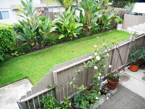 17092 Emerald Ln, Unit D in Huntington Beach, CA - Building Photo - Building Photo