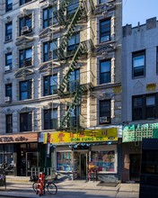 208 Grand St in New York, NY - Building Photo - Building Photo